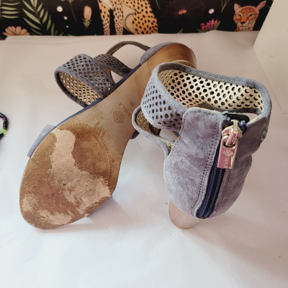Isola Grey Suede Perforated Cage Sandals Block Heel Back Zip Womens 8.5 M - Picture 5 of 5